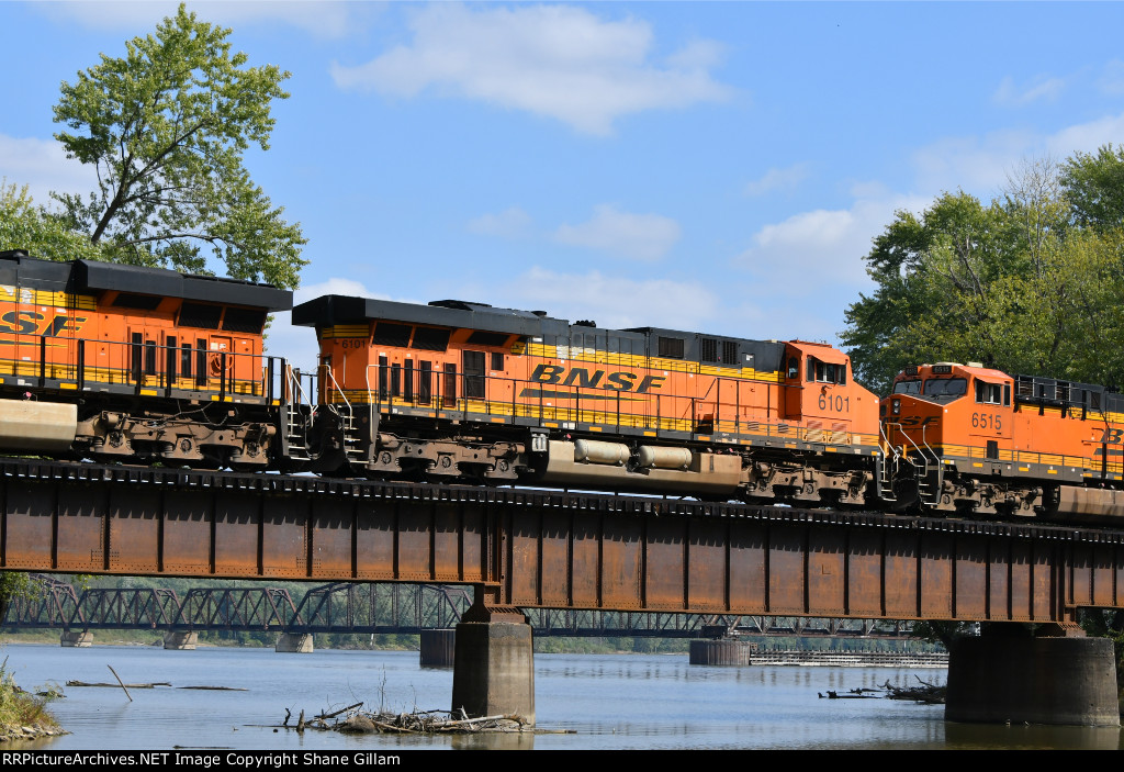 BNSF 6101 Roster shot.